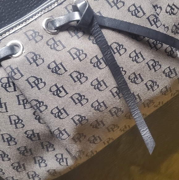 Small ray & black dooney & bourke shoulder bag - Picture 2 of 5